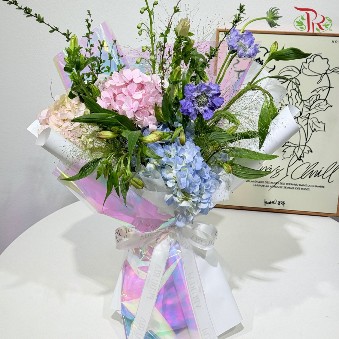 Signature Weekly Flower Bunch - Pink Mist & Blue Skies (Big Bunch)