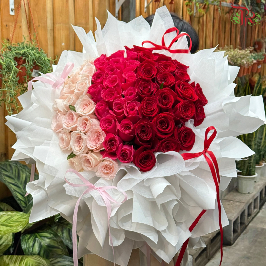 60 Roses In Triple Colors Hand Bouquet (L size)