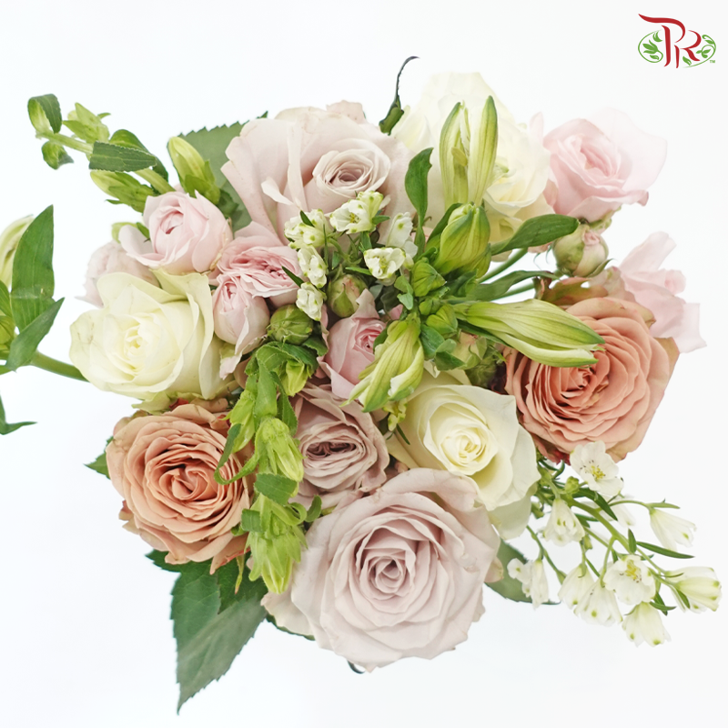 Signature Weekly Flower Bunch - Latte Rose Garden (Medium Bunch)