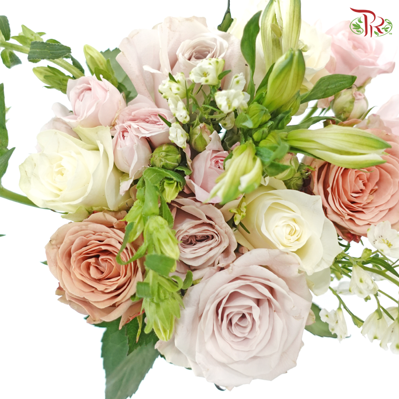 Signature Weekly Flower Bunch - Latte Rose Garden (Medium Bunch)