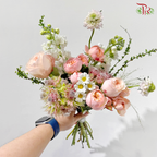 Signature Weekly Flower Bunch - Vanilla Peach Cloud (Medium Bunch)
