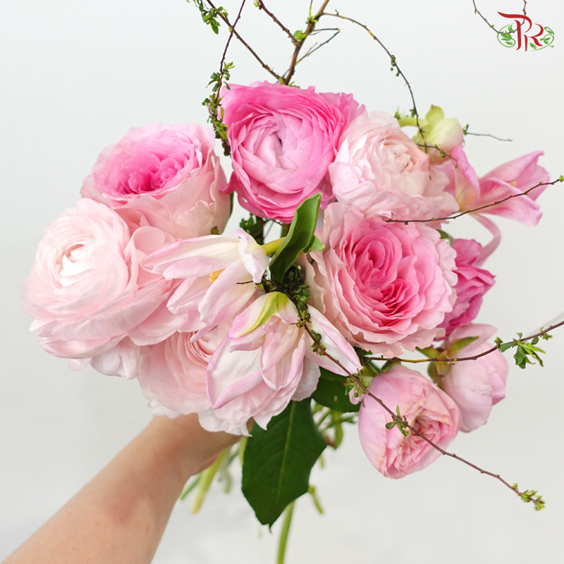 Signature Weekly Flower Bunch - Blush & Kisses (Medium Bunch)