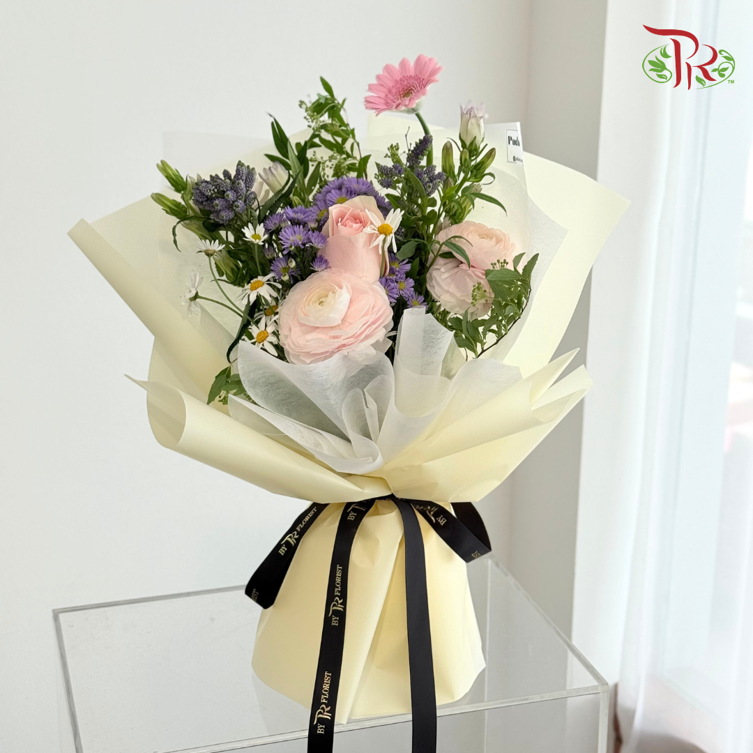 Signature Weekly Flower Bunch - Blush Ranunculus Babe (Medium Bunch)