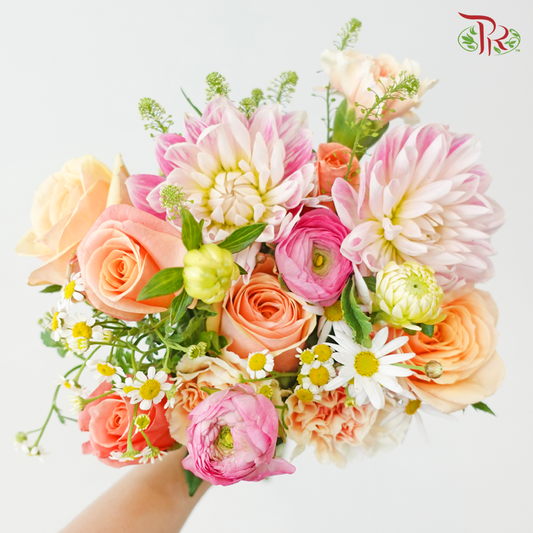 Signature Weekly Flower Bunch - Honey & Blush (Medium Bunch)