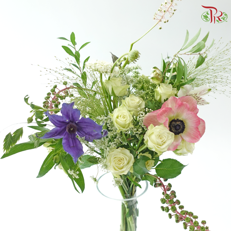 Signature Weekly Flower Bunch - A Letter of Flowers (Medium Bunch)