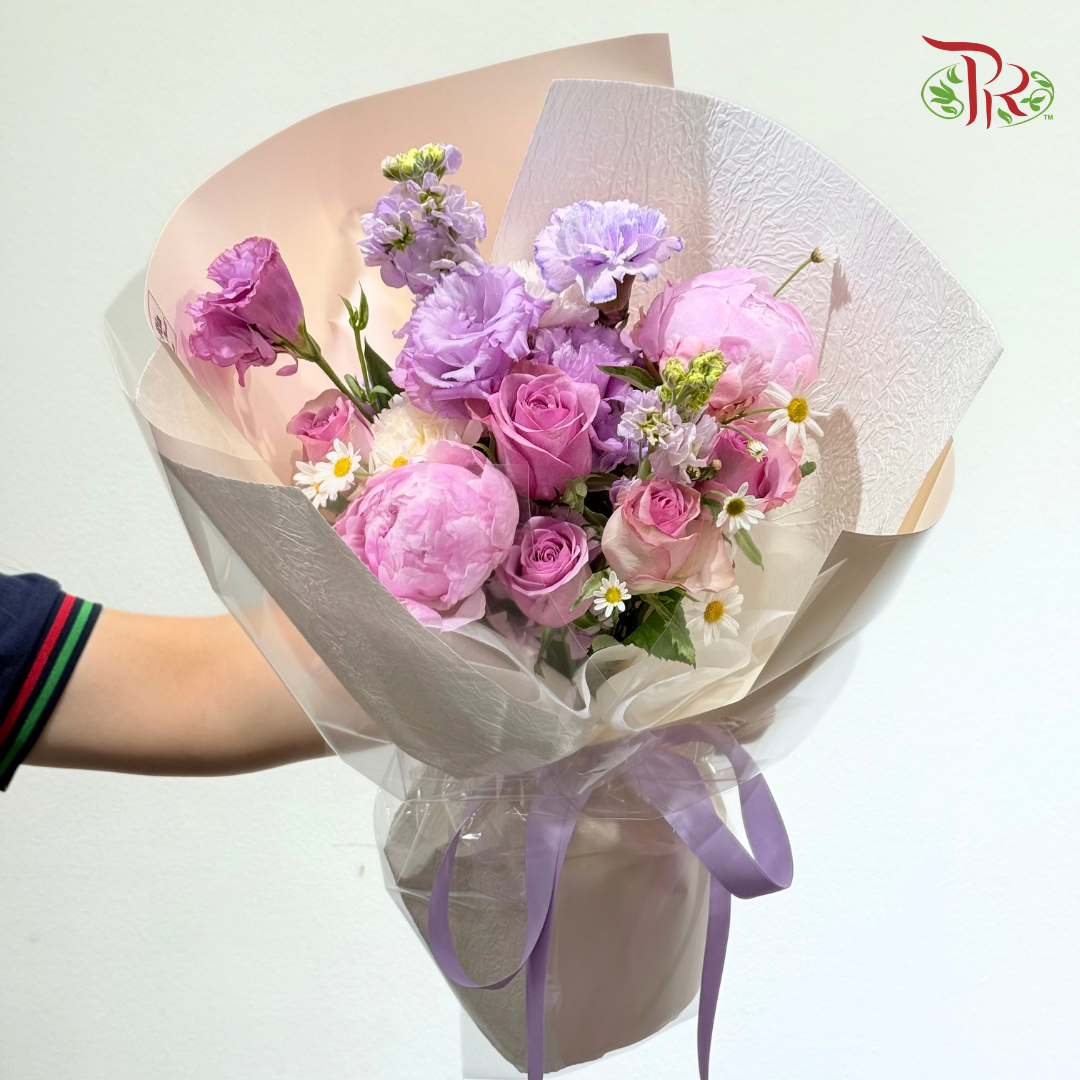 Signature Weekly Flower Bunch - Peony Duchess Reverie (Medium Bunch)