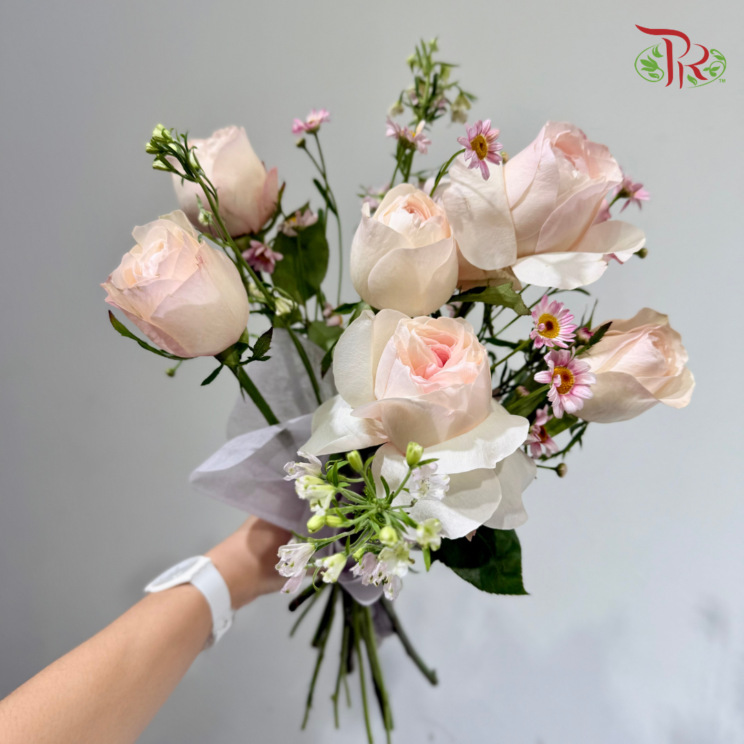 Signature Weekly Flower Bunch - Sweet Peach Darling (Medium Bunch)