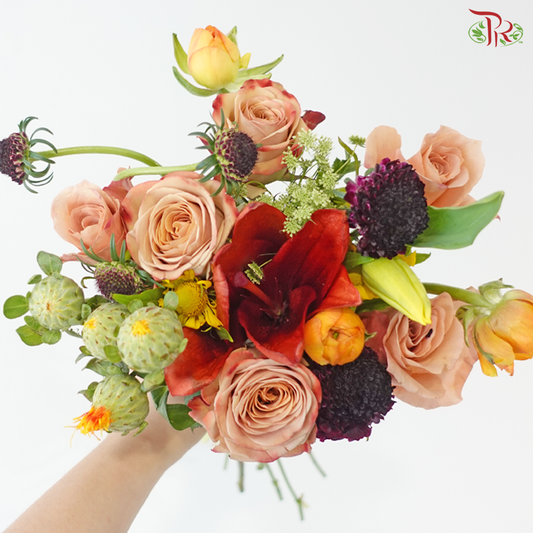 Signature Weekly Flower Bunch - Crimson & Gold Christmas (Big Bunch)