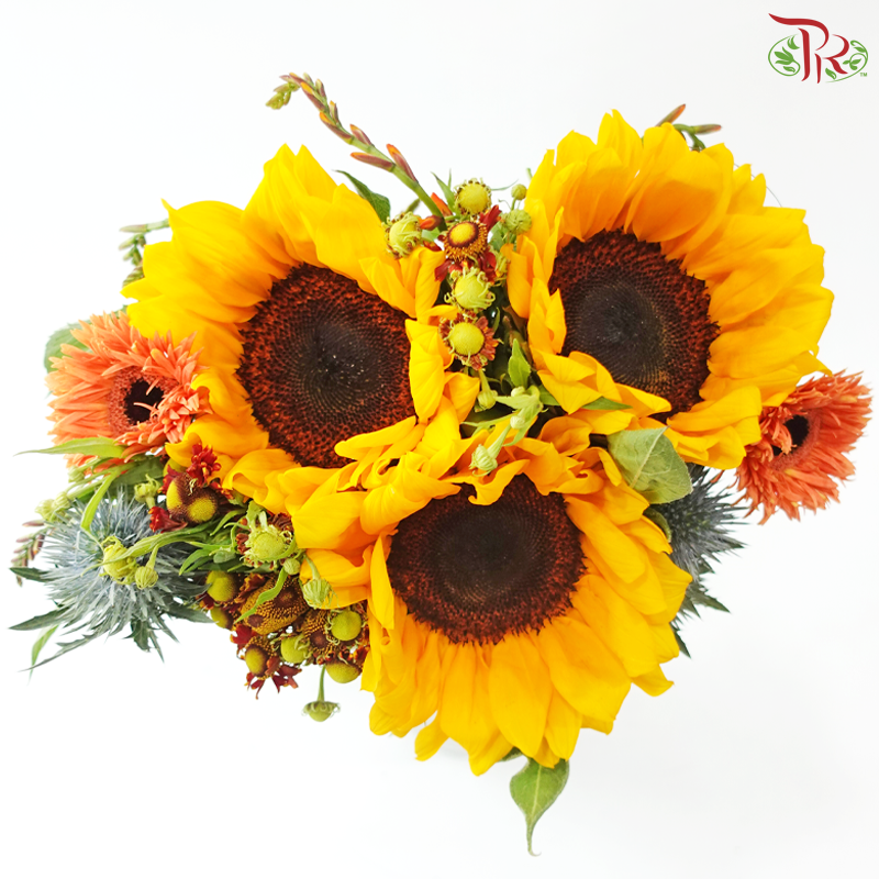 Signature Weekly Flower Bunch - Golden Hour Radiance (Medium Bunch)