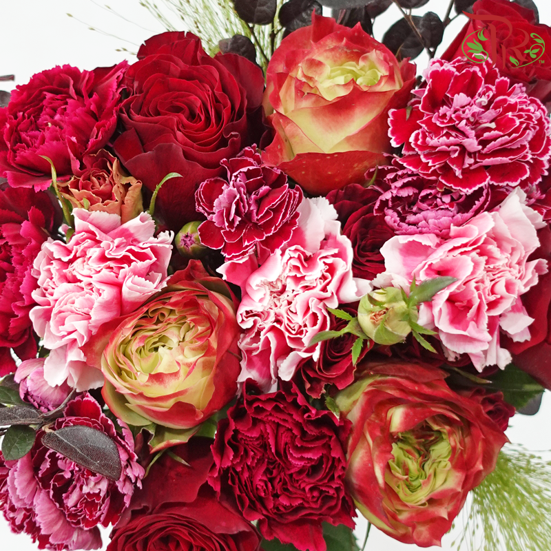 Signature Weekly Flower Bunch - Velvet Christmas Charm (Rose, Carnation, Carnation Spray & Red Technology Wood) (Big Size)