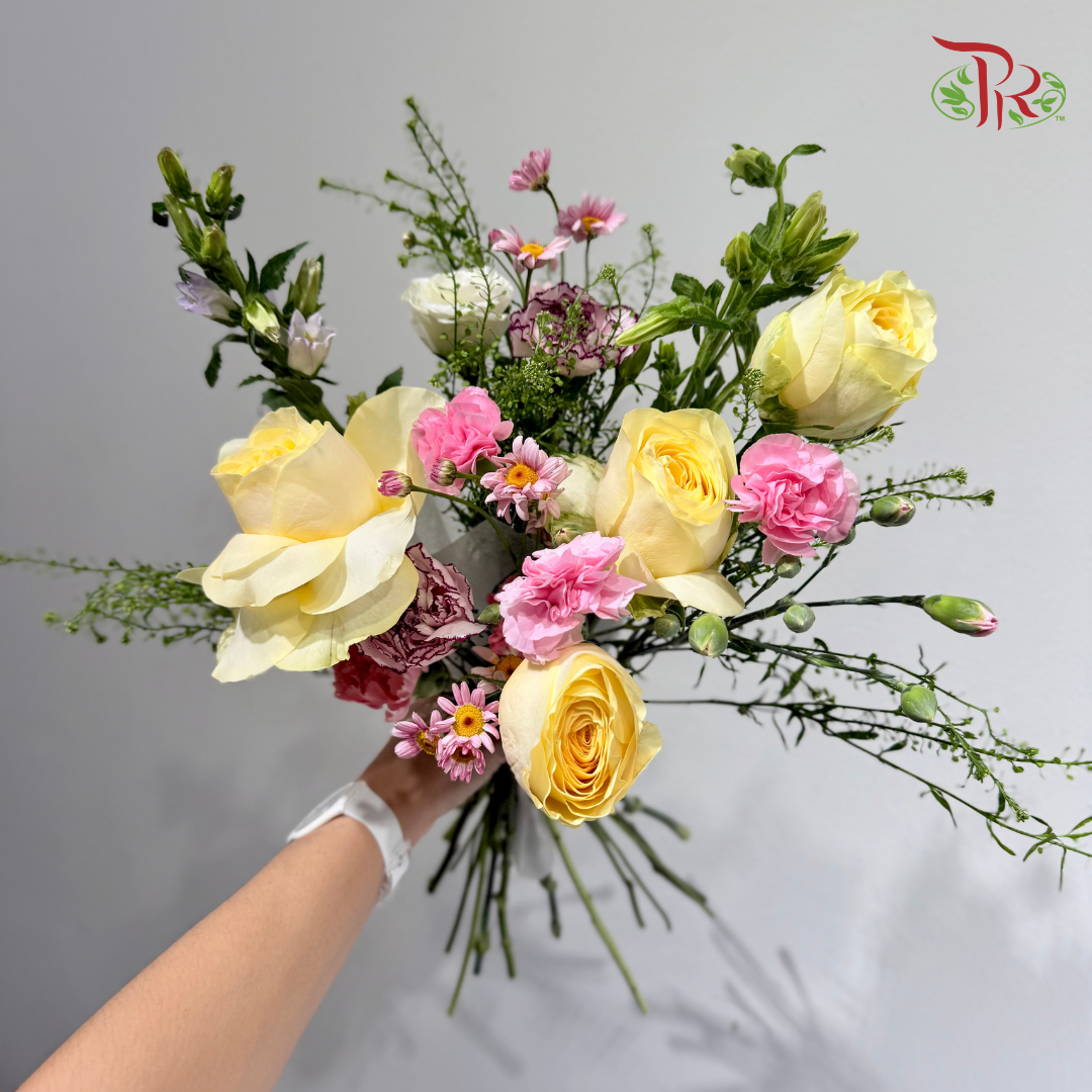 Signature Weekly Flower Bunch - Blush & Buttercup Petals (Medium Bunch)