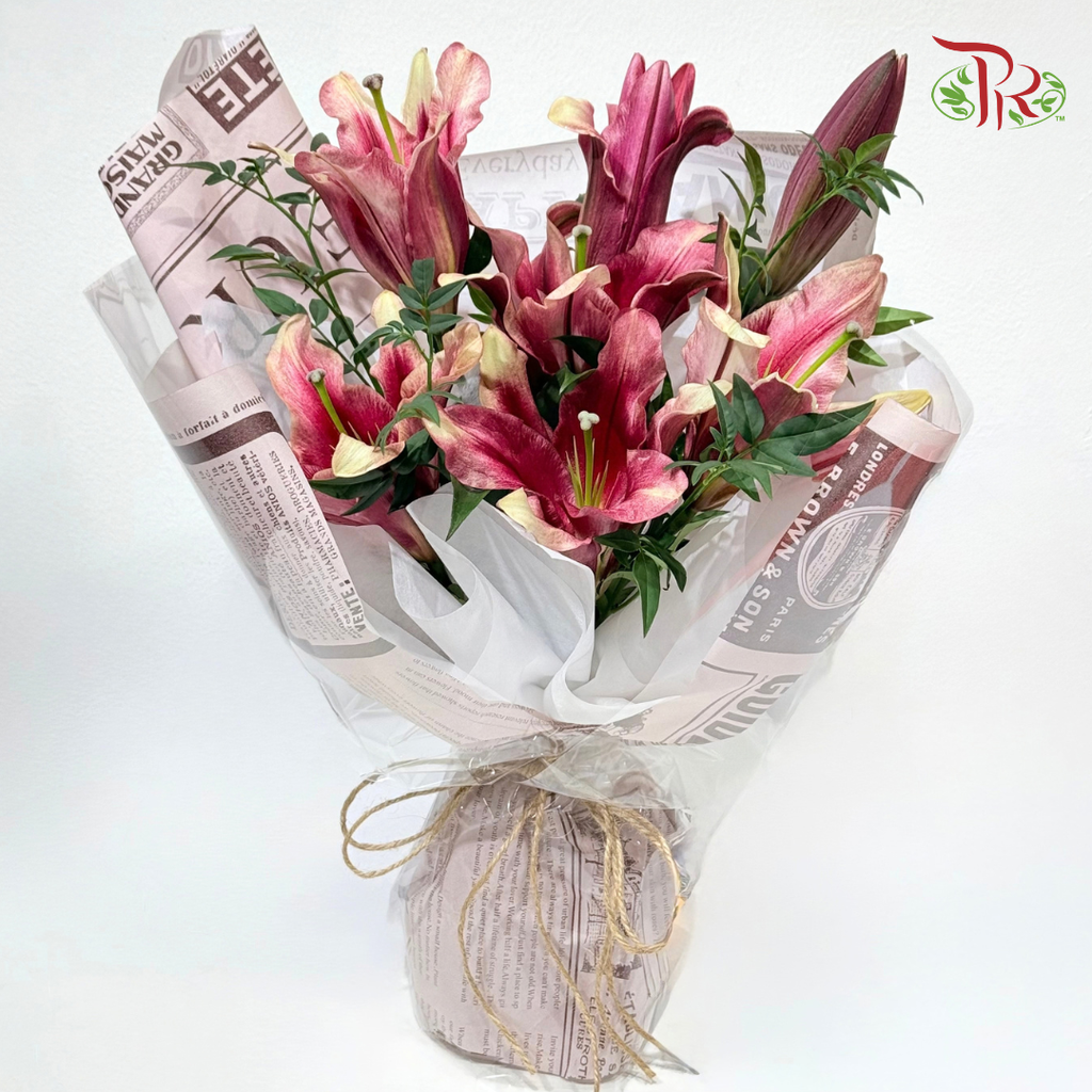 Lily Love Letter Hand Bouquet (M size)