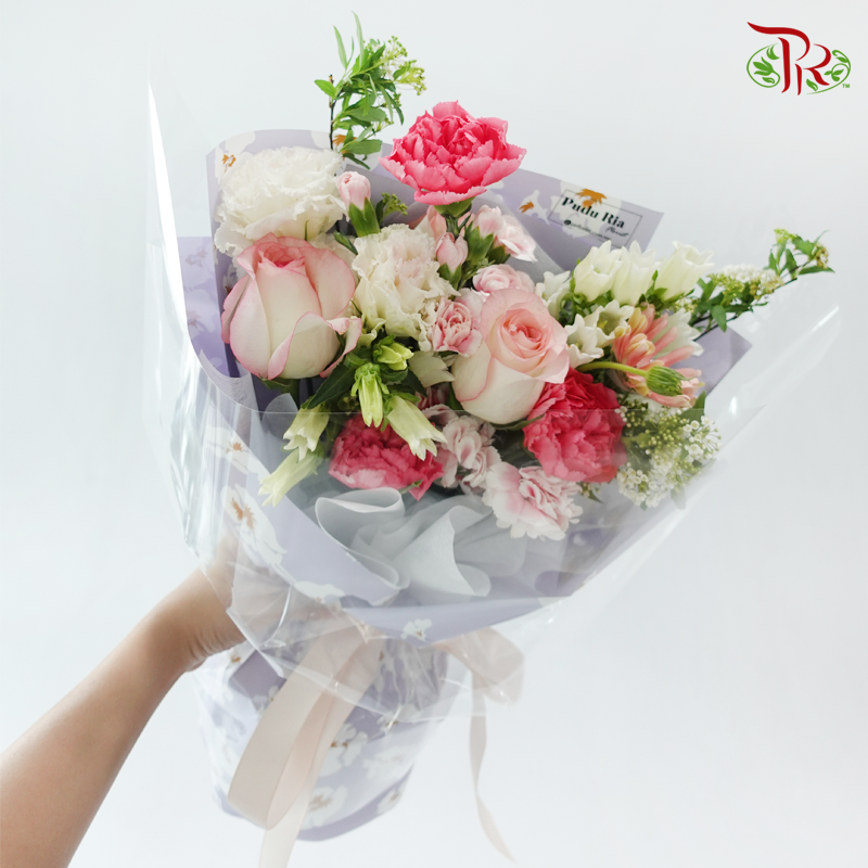 Signature Weekly Flower Bunch - Sweet Pink Bliss (Medium Bunch)