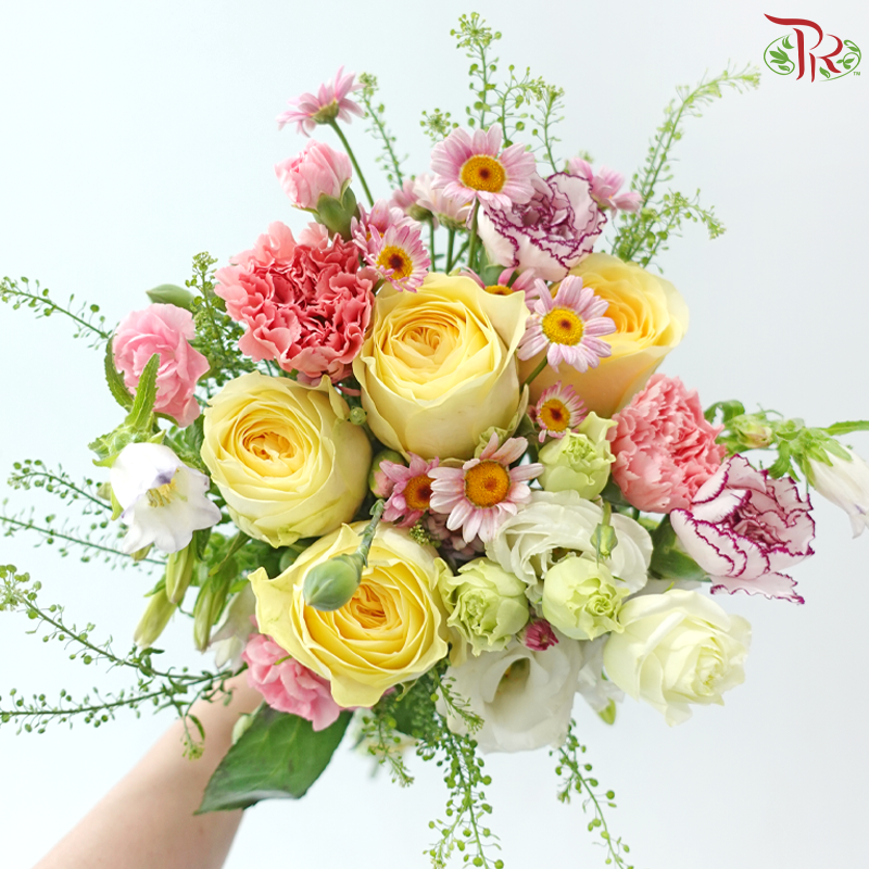 Signature Weekly Flower Bunch - Blush & Buttercup Petals (Medium Bunch)