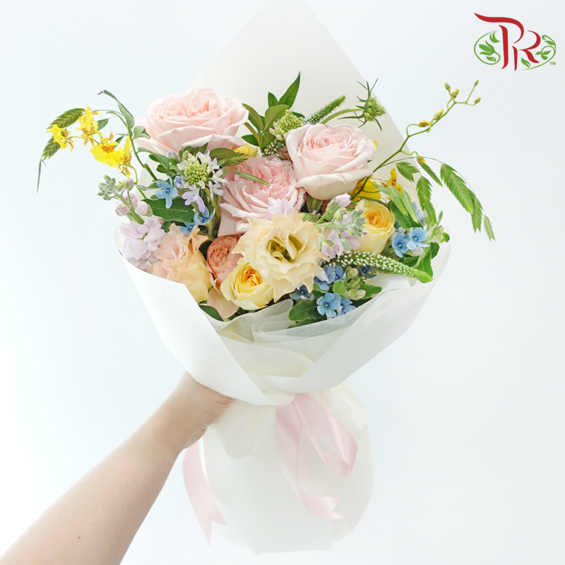 Signature Weekly Flower Bunch - Peach Palette (Rose Spray, Eustoma, Scabiosa, & Dancing Lady) (Big Size)