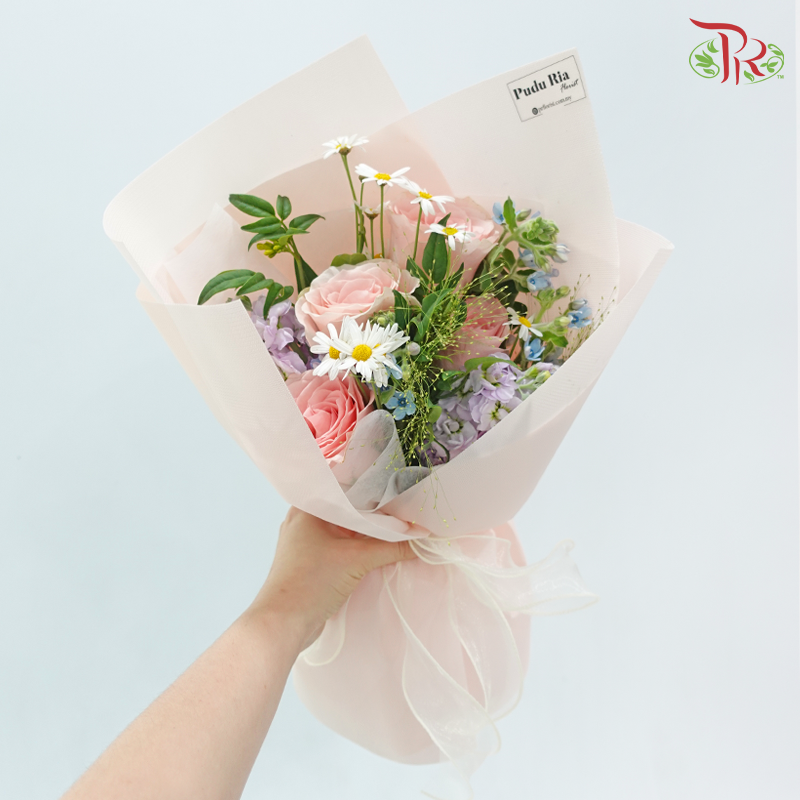 Signature Weekly Flower Bunch - Sweet Garden Lullaby (Medium Bunch)