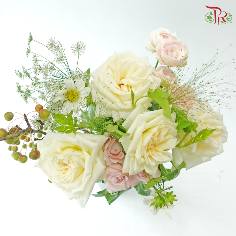 Signature Weekly Flower Bunch - Timeless White Beauty (Medium Bunch)