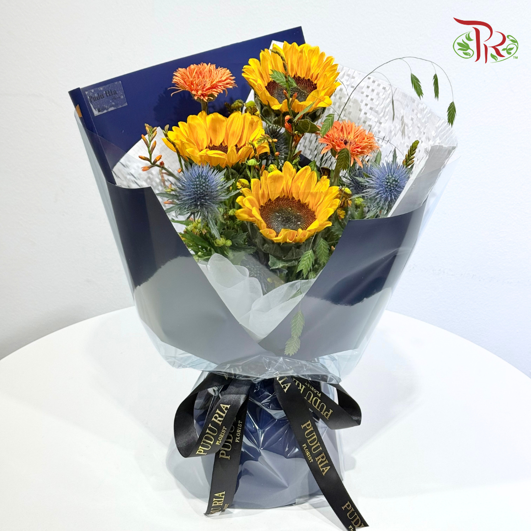 Signature Weekly Flower Bunch - Golden Hour Radiance (Medium Bunch)