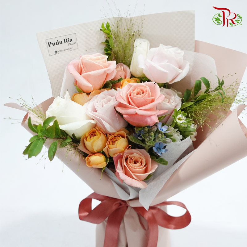 Signature Weekly Flower Bunch - Charming Sweet Petals (Rose, Rose Spray, Hana & Oxypetalum) (Big Bunch)