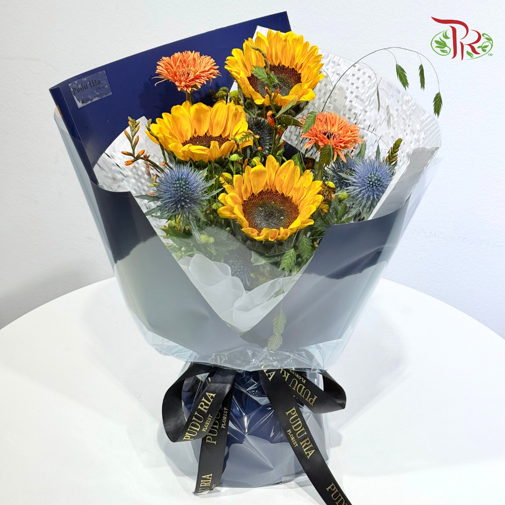 Signature Weekly Flower Bunch - Golden Hour Radiance (Medium Bunch)