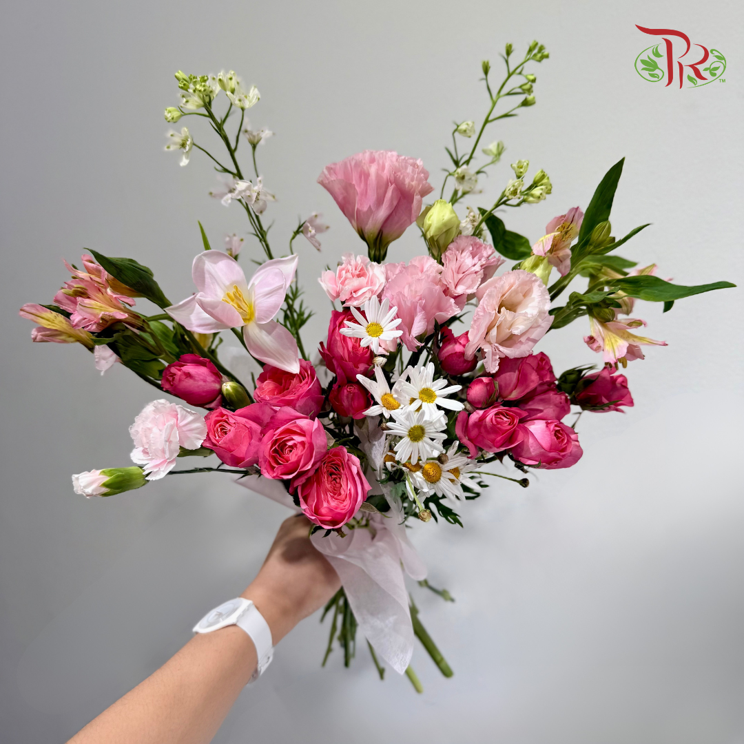 Signature Weekly Flower Bunch - Rosy Tulip Kiss (Medium Bunch)
