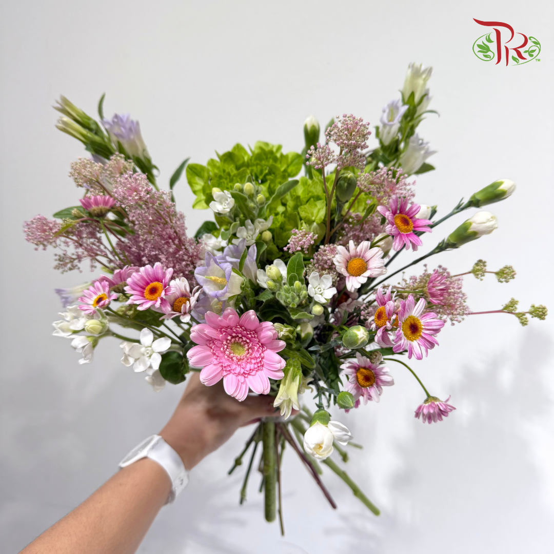 Signature Weekly Flower Bunch - Hydrangea Garden Kiss (Medium Bunch)