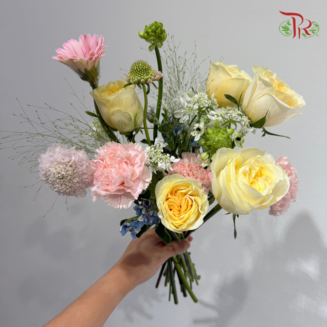 Signature Weekly Flower Bunch - Sunshine Baby Blooms (Medium Bunch)