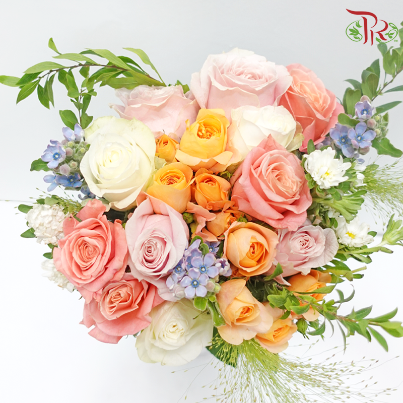 Signature Weekly Flower Bunch - Charming Sweet Petals (Rose, Rose Spray, Hana & Oxypetalum) (Big Bunch)