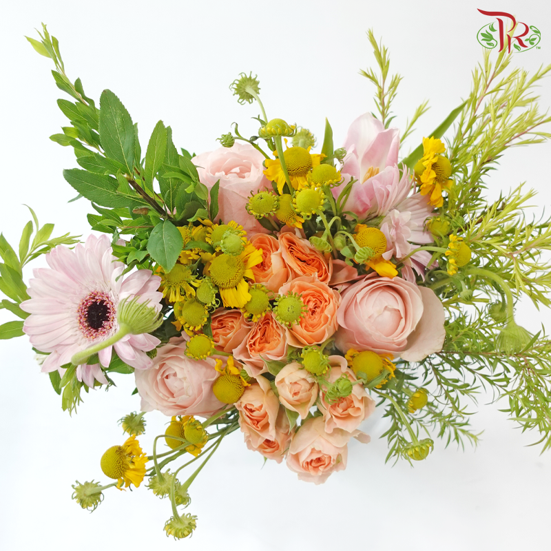 Signature Weekly Flower Bunch - Sweet Daisy Dreams (Medium Bunch)