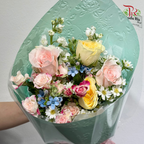 Signature Weekly Flower Bunch - Honey Butter Blush (Medium Bunch)