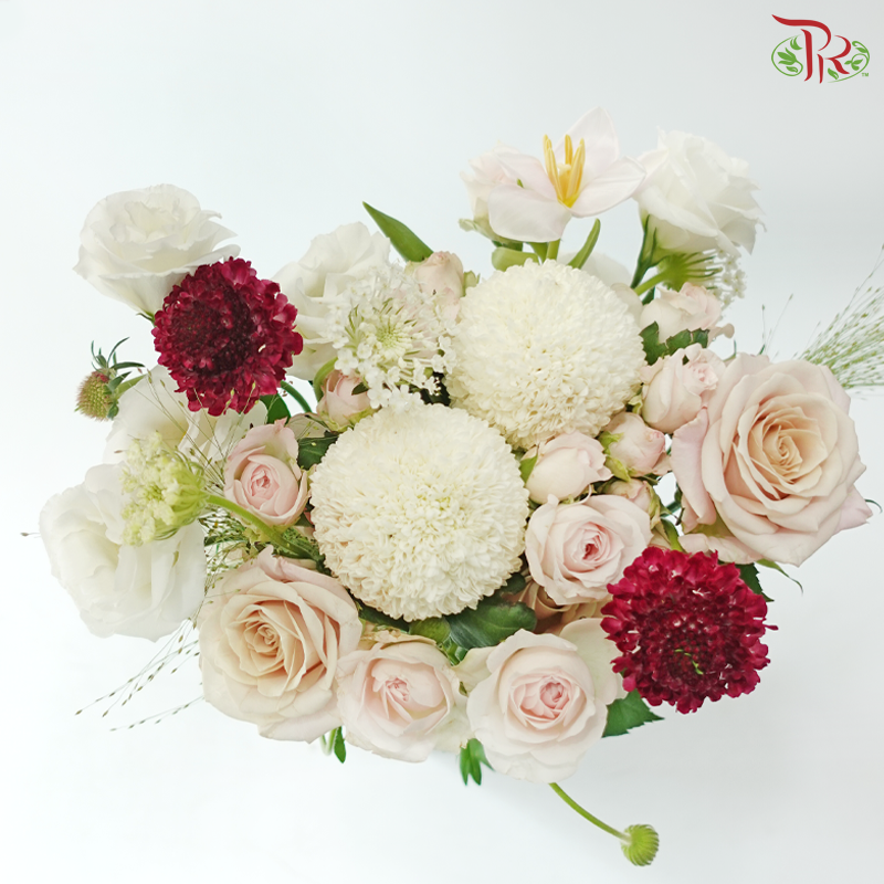 Signature Weekly Flower Bunch - Ivory Vintage Pearl (Medium Bunch)