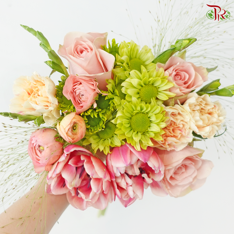 Signature Weekly Flower Bunch - Blushing Apricot (Medium Bunch)