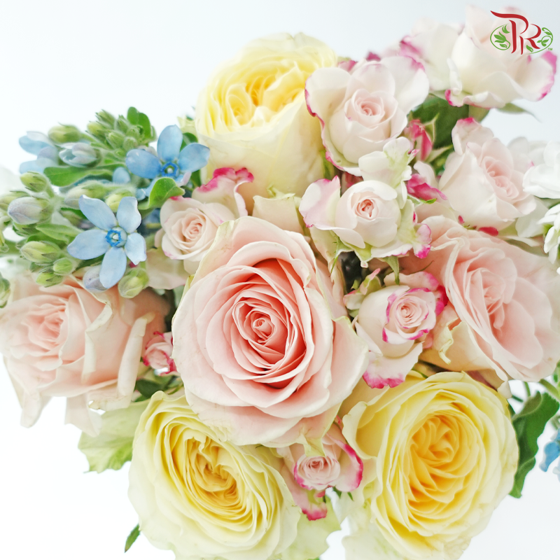 Signature Weekly Flower Bunch - Honey Butter Blush (Medium Bunch)