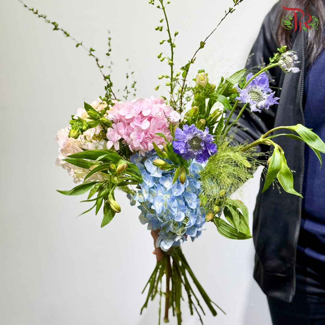 Signature Weekly Flower Bunch - Pink Mist & Blue Skies (Big Bunch)