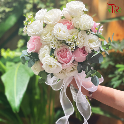 Bridal Bouquet- White Eustoma With Pink Rose - Pudu Ria Florist