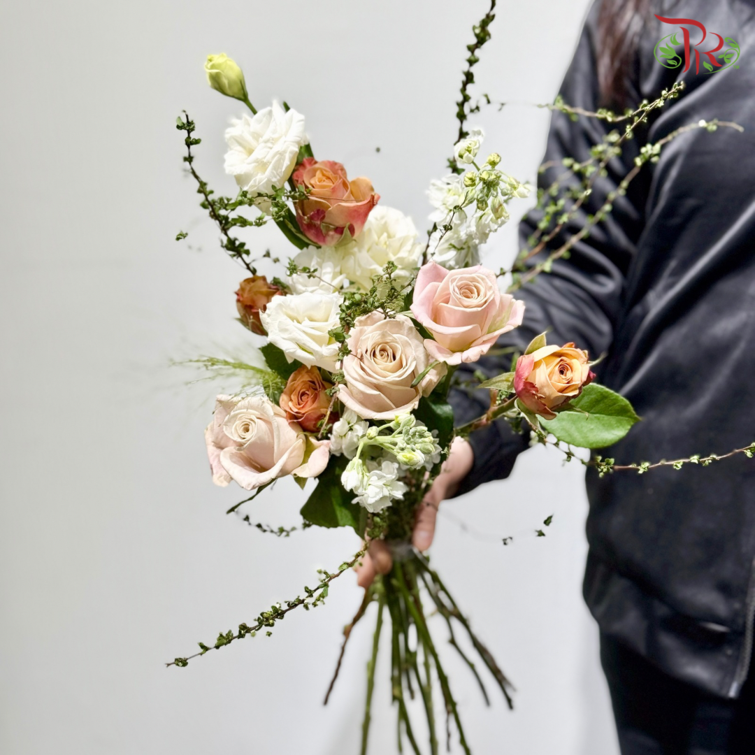 Signature Weekly Flower Bunch - Victorian Rose Reverie (Medium Bunch)