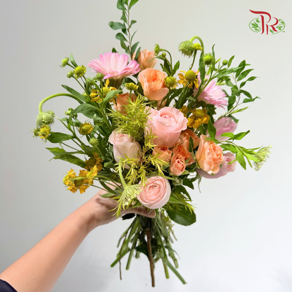 Signature Weekly Flower Bunch - Sweet Daisy Dreams (Medium Bunch)