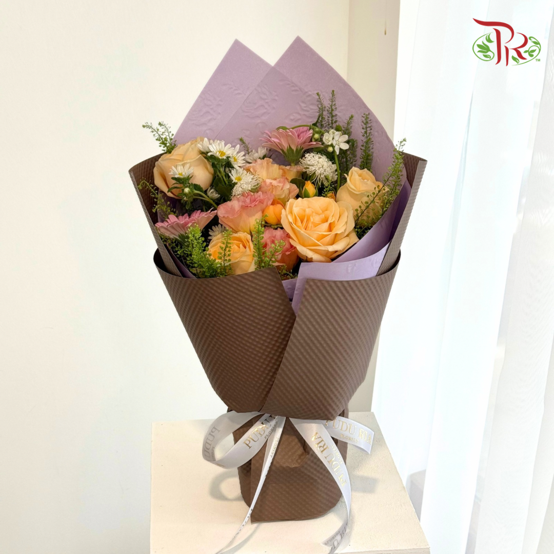 Signature Weekly Flower Bunch - Apricot Sugar Romance (Medium Bunch)