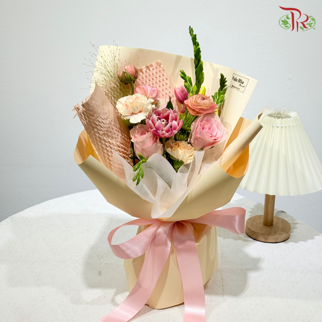 Signature Weekly Flower Bunch - Blushing Apricot (Medium Bunch)