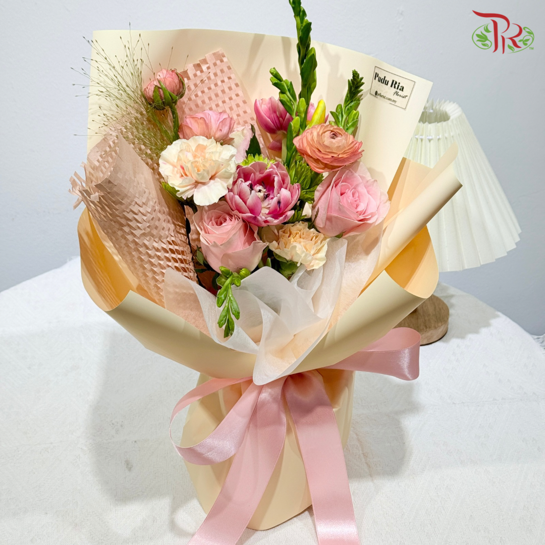 Signature Weekly Flower Bunch - Blushing Apricot (Medium Bunch)