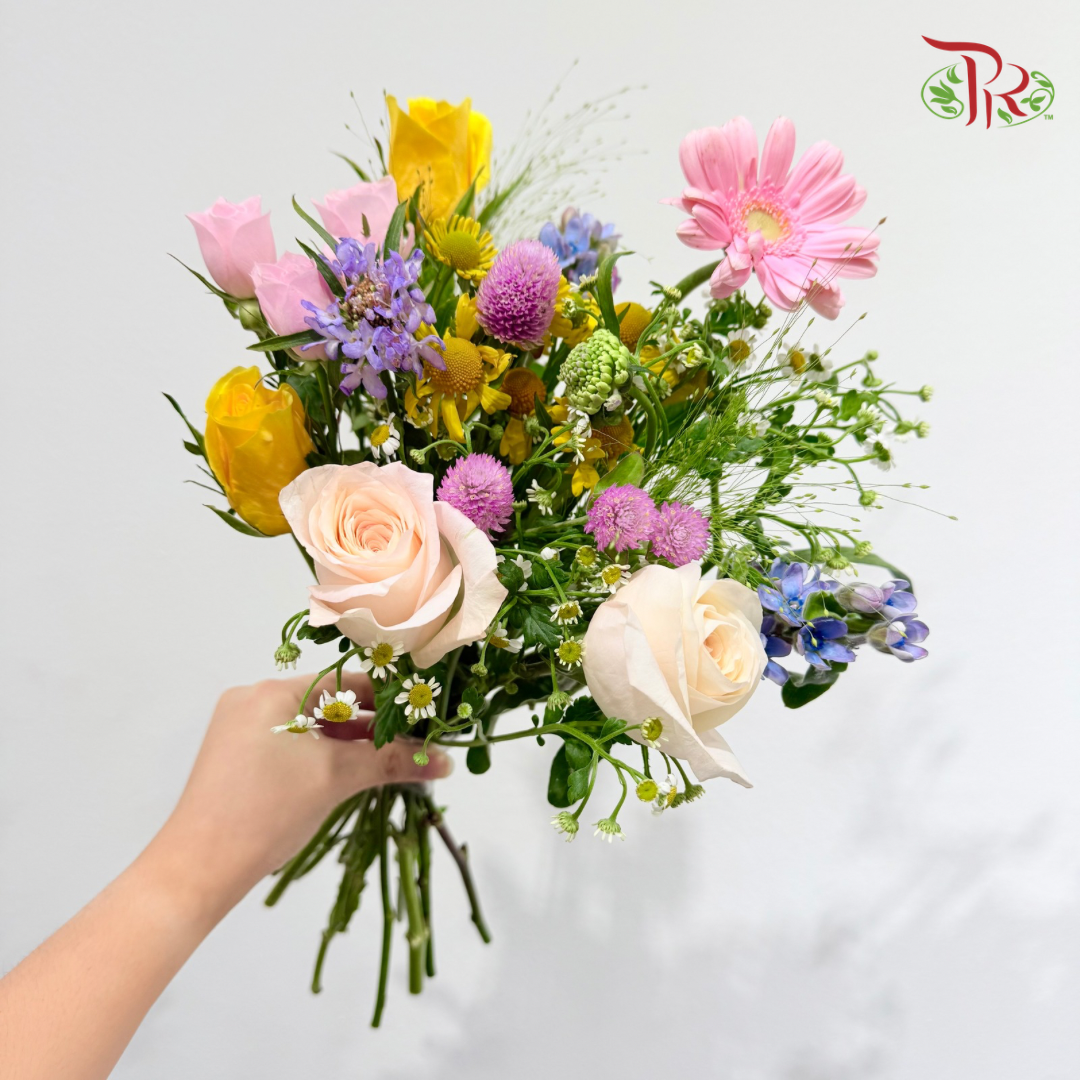 Signature Weekly Flower Bunch - Happy Hues & Petals (Medium Bunch)