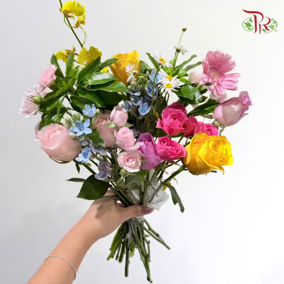 Signature Weekly Flower Bunch - Blooming Garden Tale (Medium Bunch)