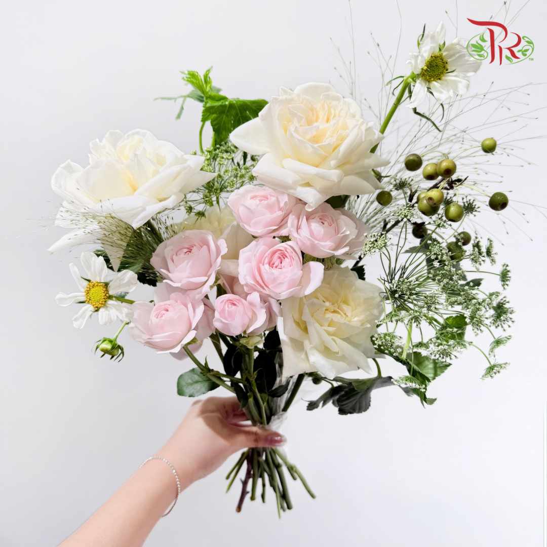 Signature Weekly Flower Bunch - Timeless White Beauty (Medium Bunch)
