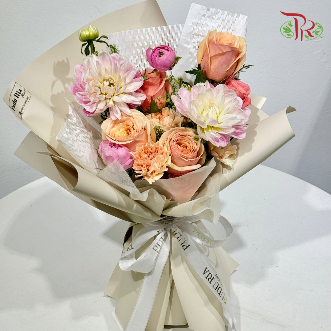Signature Weekly Flower Bunch - Honey & Blush (Medium Bunch)