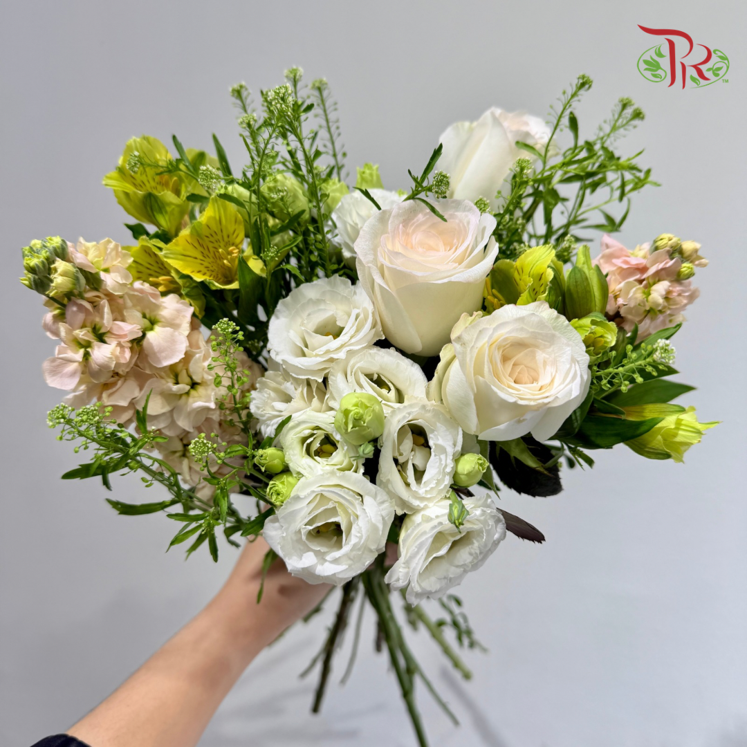 Signature Weekly Flower Bunch - Honey Vanilla Dream