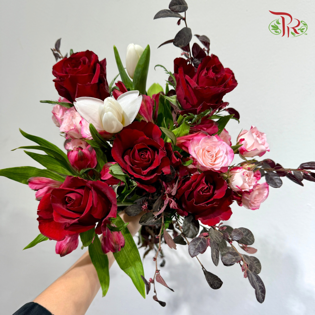 Signature Weekly Flower Bunch - Rosy Garden Kiss
