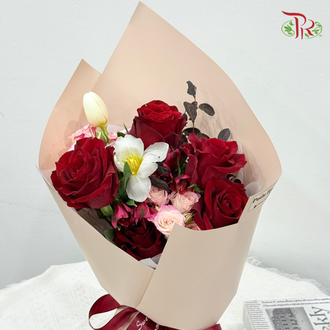 Signature Weekly Flower Bunch - Rosy Garden Kiss