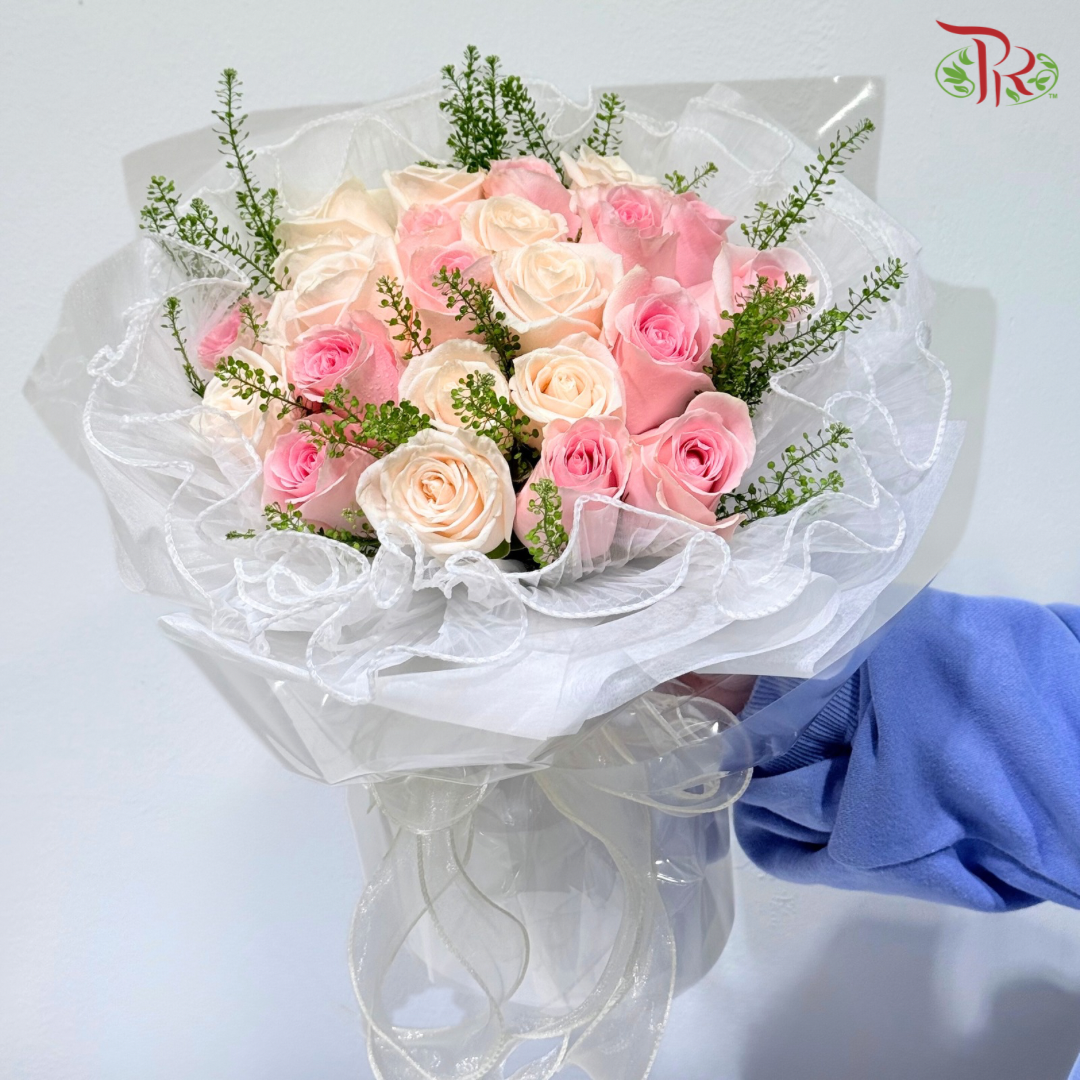 20 Red Pink Roses In Round White Netting Hand Bouquet (S-M size)