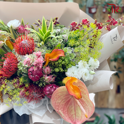 Tropical Wild Floral Theme Bouquet (L size) - Pudu Ria Florist
