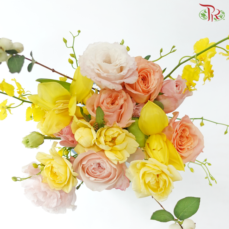 Signature Weekly Flower Bunch - Peach Apricot Dream (Medium Bunch)